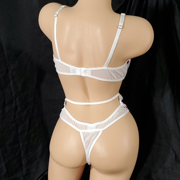 NWOT - M/L Lingerie Set - Picture 2 of 10